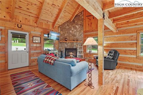 189 Hawks Lake Dr, Seven Devils, NC 28604 photo 7