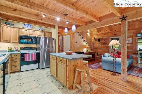 189 Hawks Lake Dr, Seven Devils, NC 28604 photo 10