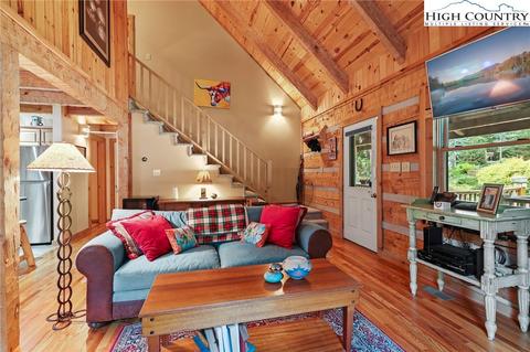189 Hawks Lake Dr, Seven Devils, NC 28604 photo 9