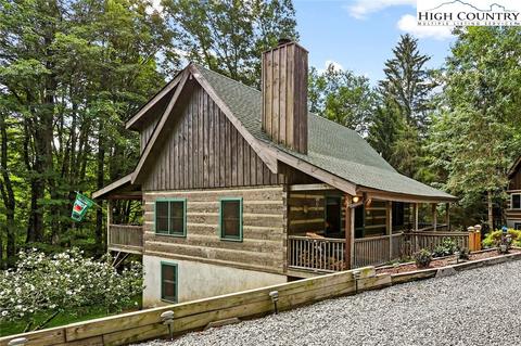 189 Hawks Lake Dr, Seven Devils, NC 28604 photo 1