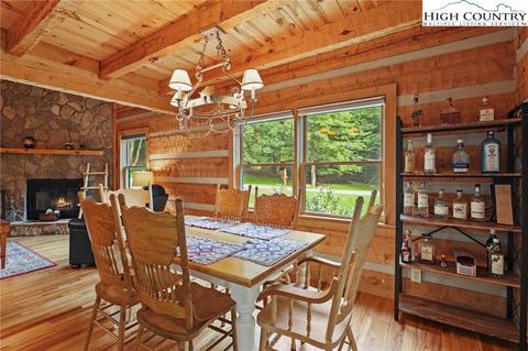 189 Hawks Lake Dr, Seven Devils, NC 28604 photo 15