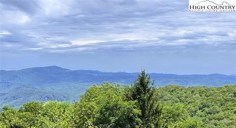 545 Skiview Rd, Seven Devils, NC 28604 photo 2