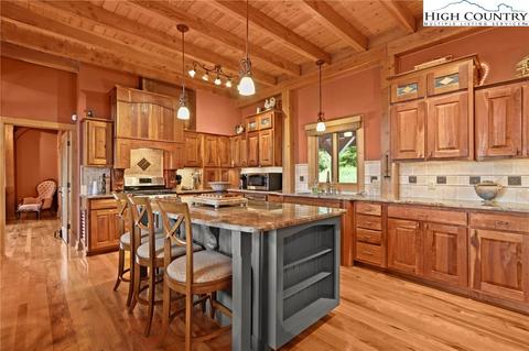 545 Skiview Rd, Seven Devils, NC 28604 photo 10