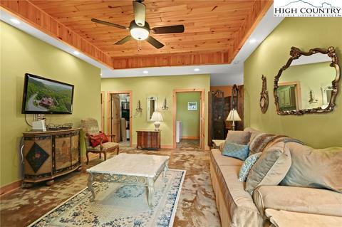 545 Skiview Rd, Seven Devils, NC 28604 photo 36