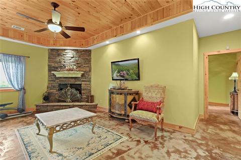 545 Skiview Rd, Seven Devils, NC 28604 photo 41