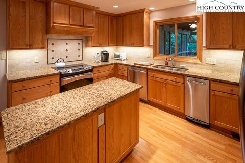370 Pine, Boone, NC 28607 photo 9