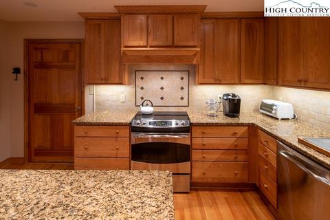 370 Pine, Boone, NC 28607 photo 10