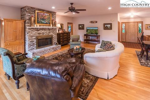 370 Pine, Boone, NC 28607 photo 5