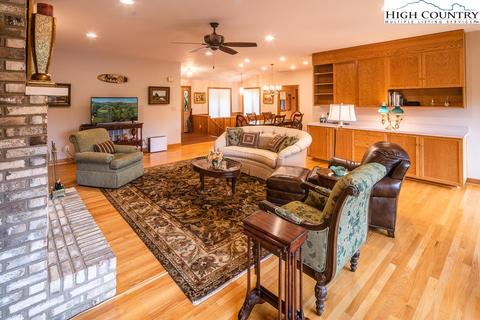 370 Pine, Boone, NC 28607 photo 4