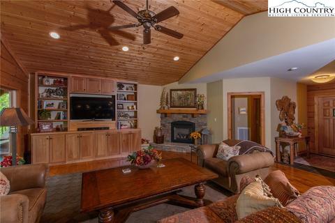 231 Cubs Den Trl, Boone, NC 28607 photo 18