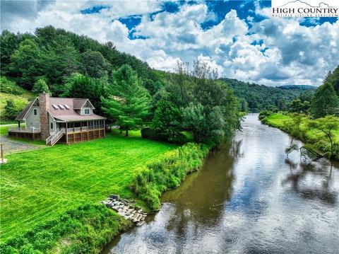 409 Bent River Dr, Jefferson, NC 28640 photo 3