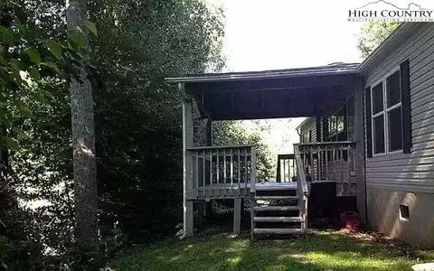 746 Rubin Walker Rd, Vilas, NC 28692