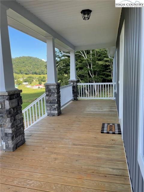 517 Maple Ave Ext Ext, West Jefferson, NC 28694 photo 3