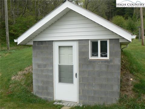 1681 Big Windfall Rd, Lansing, NC 28643 photo 25