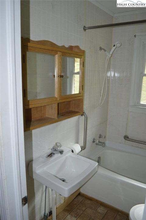 1681 Big Windfall Rd, Lansing, NC 28643 photo 9