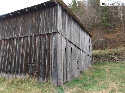 1619 Big Windfall Rd, Lansing, NC 28643 photo 10