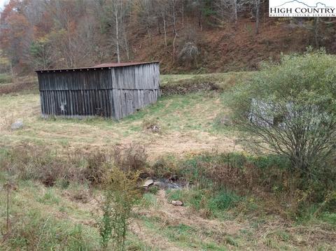 1619 Big Windfall Rd, Lansing, NC 28643 photo 6