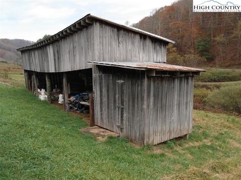 1619 Big Windfall Rd, Lansing, NC 28643 photo 12