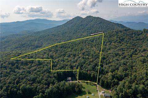 000 Jarrett Dr, Bakersville, NC 28705