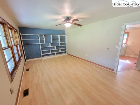 9839 W W Pne, Street, NC 27024 photo 7
