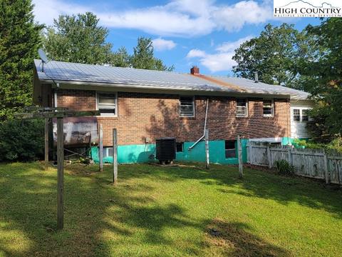9839 W W Pne, Street, NC 27024 photo 5
