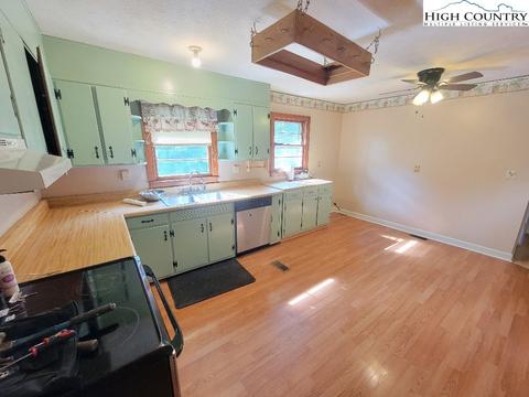 9839 W W Pne, Street, NC 27024 photo 8
