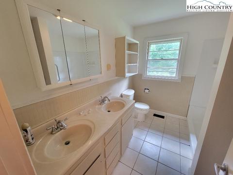 9839 W W Pne, Street, NC 27024 photo 13