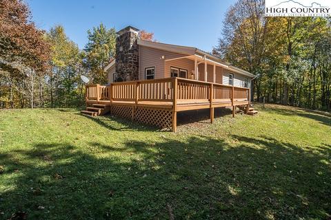 325 Squirrel Hollow Ln, Newland, NC 28657