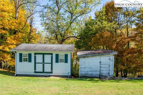 220 G St, Lansing, NC 28643 photo 32