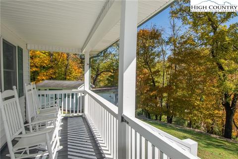 220 G St, Lansing, NC 28643 photo 4