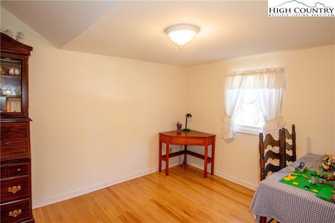 220 G St, Lansing, NC 28643 photo 22