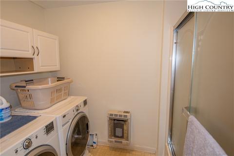 220 G St, Lansing, NC 28643 photo 18