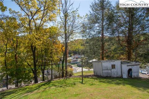 220 G St, Lansing, NC 28643 photo 31