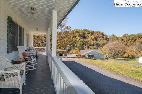 220 G St, Lansing, NC 28643 photo 40