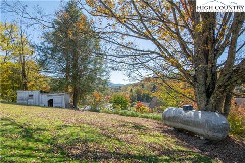 220 G St, Lansing, NC 28643 photo 38