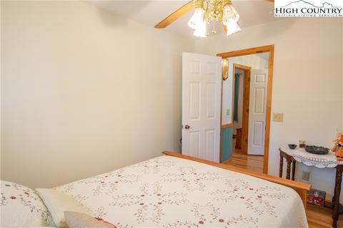 220 G St, Lansing, NC 28643 photo 15