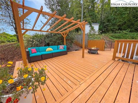 2111 Boiling Springs Rd, Purlear, NC 28665 photo 6
