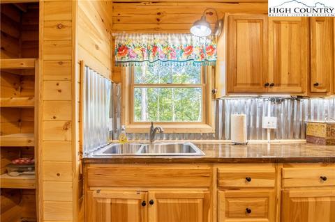 181 Pack Dr, Spruce Pine, NC 28777 photo 19
