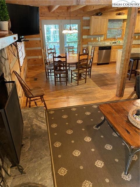 342 Hawks Lake Dr, Seven Devils, NC 28604 photo 16