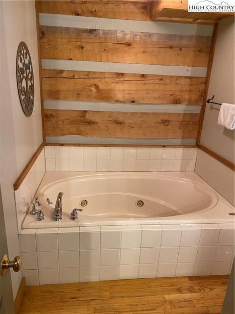 342 Hawks Lake Dr, Seven Devils, NC 28604 photo 33