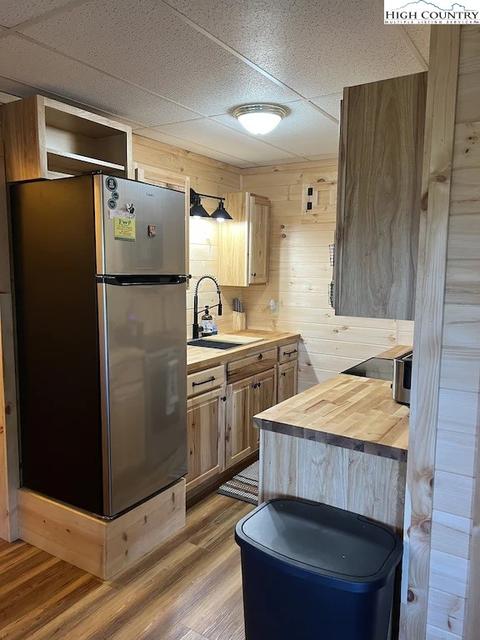 365 Doe Run Rd, Purlear, NC 28665 photo 7