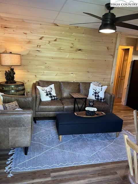 365 Doe Run Rd, Purlear, NC 28665 photo 5