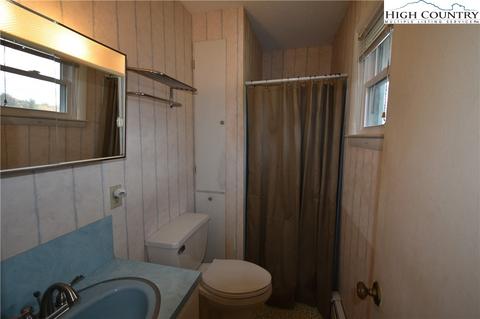 194 Davis Rd, Crumpler, NC 28617 photo 23
