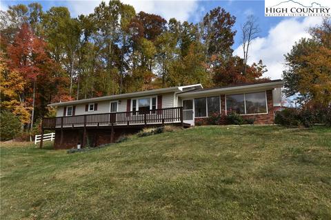 194 Davis Rd, Crumpler, NC 28617 photo 1
