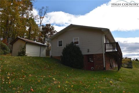 194 Davis Rd, Crumpler, NC 28617 photo 9