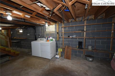 194 Davis Rd, Crumpler, NC 28617 photo 27