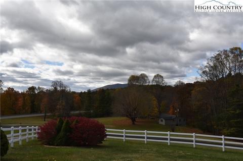 194 Davis Rd, Crumpler, NC 28617 photo 6