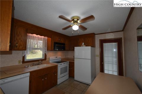 194 Davis Rd, Crumpler, NC 28617 photo 10