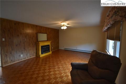 194 Davis Rd, Crumpler, NC 28617 photo 15