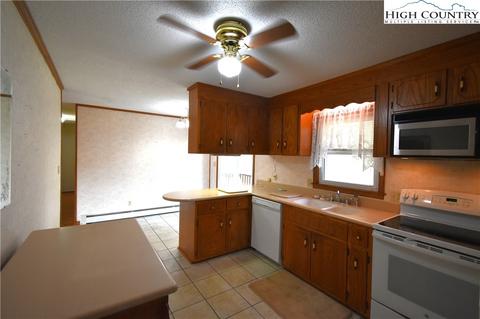 194 Davis Rd, Crumpler, NC 28617 photo 11